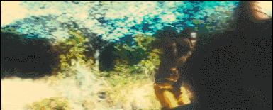 他用双脚让国家停战，这个男人我们等了40年！