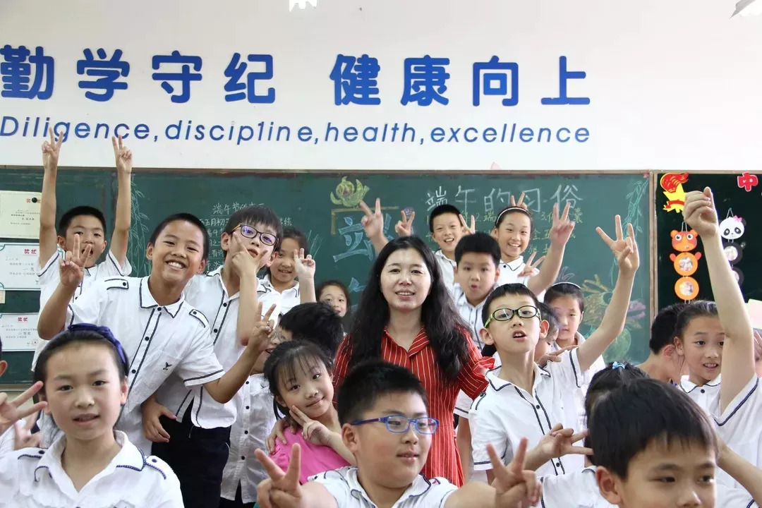 第三十八个教师节表彰了哪些老师 (西湖区第38个教师节)