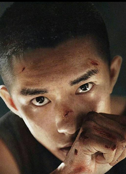 baby晒照撞脸黄晓明,baby撞脸李小璐