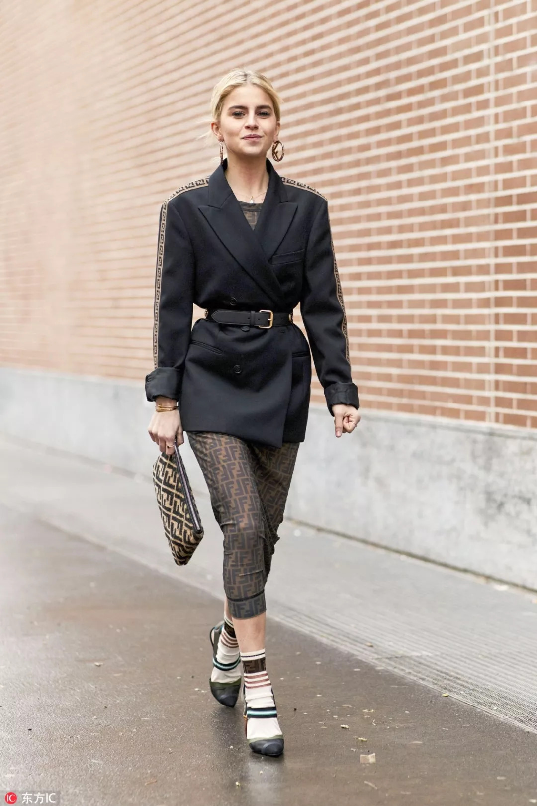 吴宣仪袜子怎么穿,细节控看过来