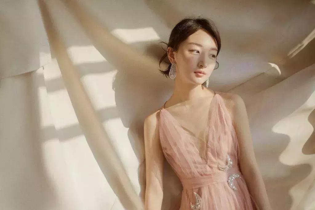 平胸妹子穿什么裙子好看,平胸穿什么类型的裙子更好看