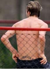 贝克汉姆一身的纹身,贝克汉姆为什么一身的纹身