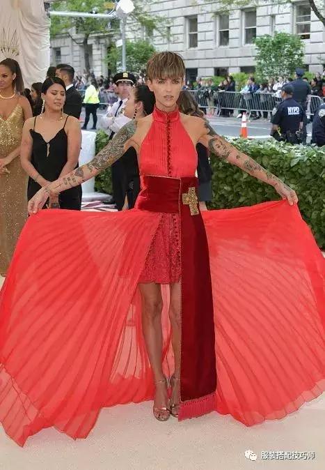 红梨色适合什么肤色,红梨色显白不挑肤