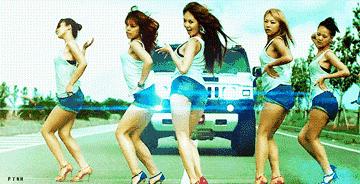 这就是爱！性感女神为小男友痴狂惨被炒鱿鱼，终于可以秀个够了？