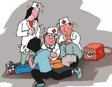 为躲避安检男子竟将汽油当水喝！误食汽油该怎么办？