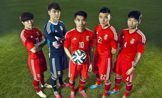 为什么中国男足比女足年薪高,中国男足年薪为什么比女足高