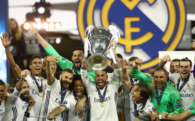 从iPhone到世界足坛从C罗到梅西：让我们看尽这精彩纷呈的十一年