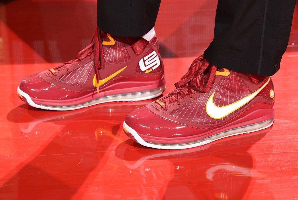 塔克球鞋上脚视频,塔克4000双球鞋