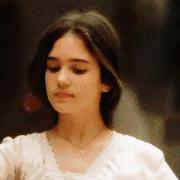 女车模卖车坐后备箱视频,卖车女车模