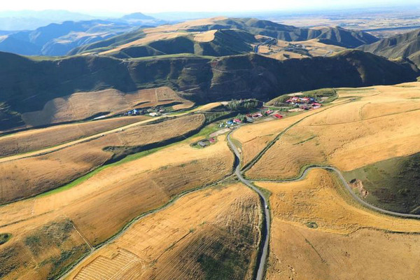 江布拉克的美景描述,风吹麦浪风景视频