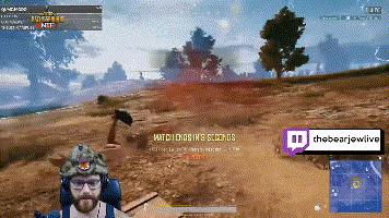 「轻松一刻」吃鸡gif：吃鸡史上最神秘的生化*器武**，竟能毒杀队友！