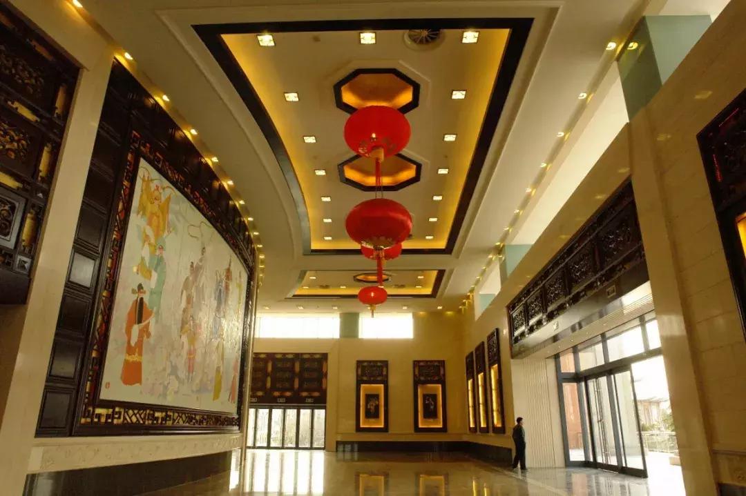 天津中华剧院演出信息,坐地铁去看天津滨湖剧院