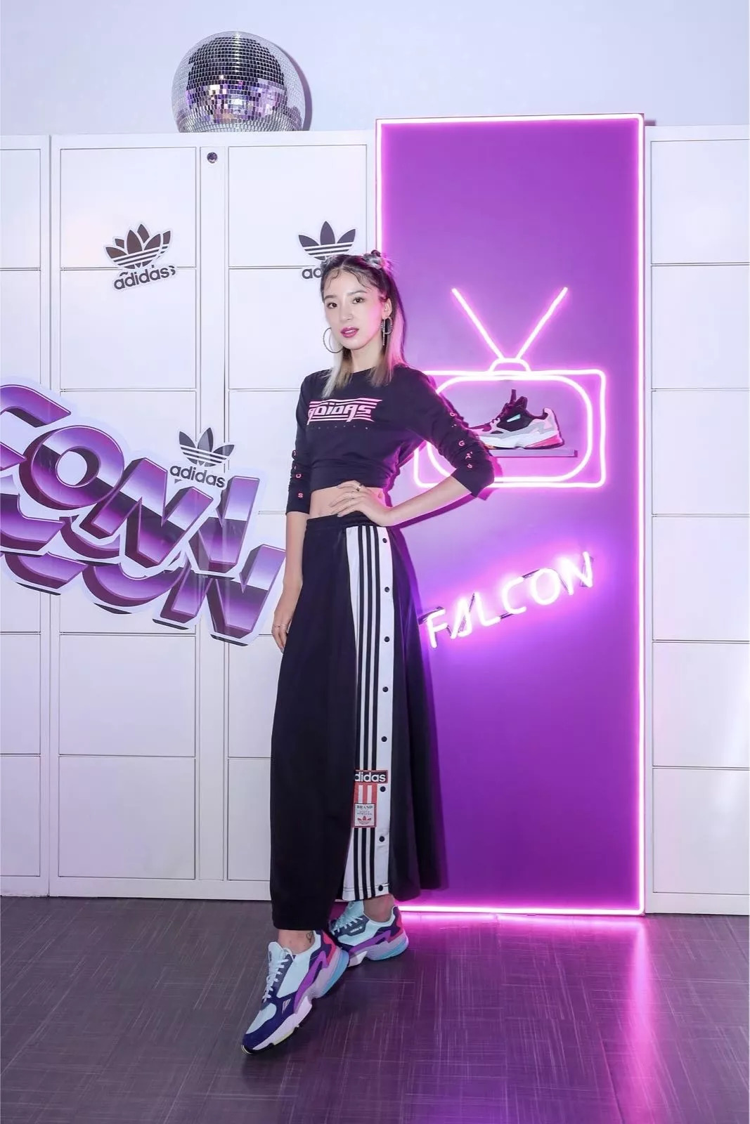 明天穿什么衣服好看很洋气,早秋新款显瘦高级感洋气爆款卫衣