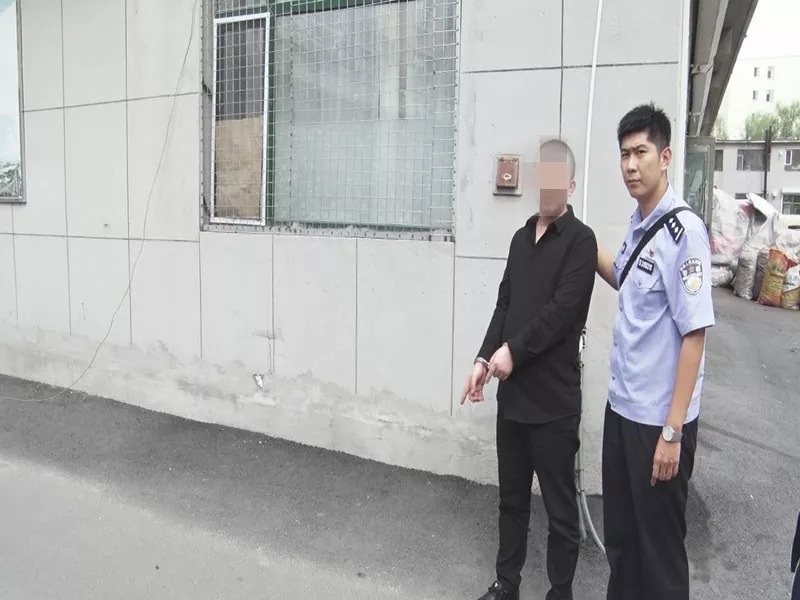 贩卖假烟最新案例,网络假烟大案