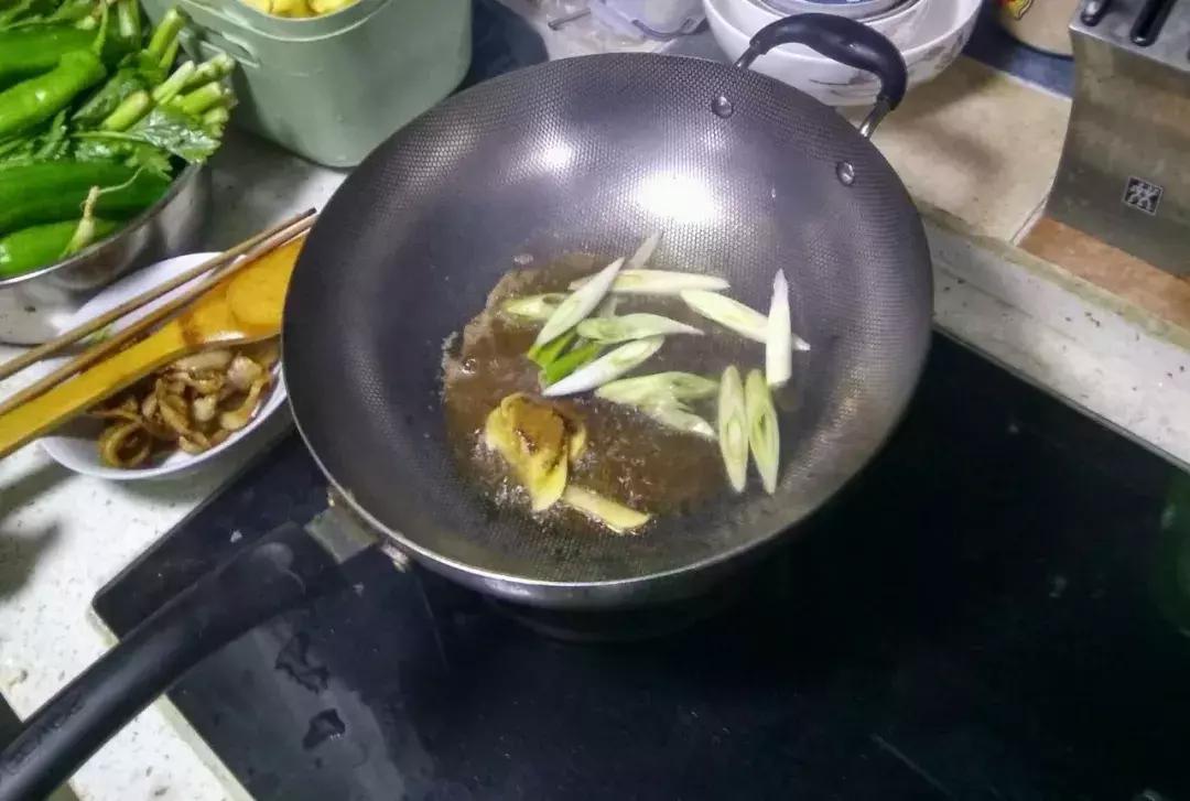 东北烀地瓜梗咸菜教程,东北烀咸菜疙瘩正宗做法