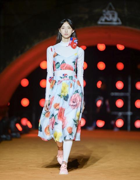 马云逛淘宝造物节吃肉夹馍,马云在淘宝造物节演讲视频