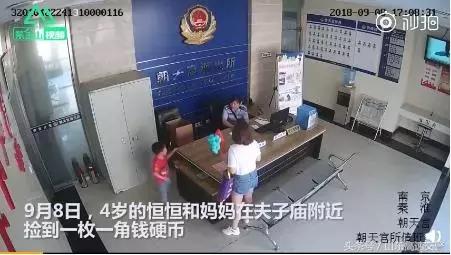 爆笑！收到2米多高代购清单的男子代购回来啦！「蜀黍周趣闻‖NO.43」