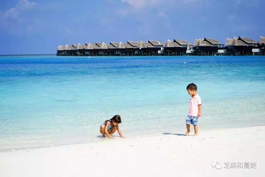 带两个孩子出去的妈妈,带两个孩子的妈妈去旅行