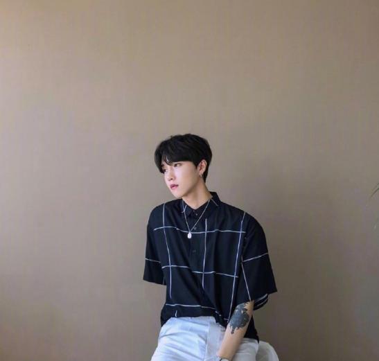 180男生秋季小奶狗穿搭推荐,奶狗风男生少年感穿搭