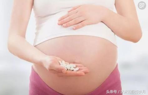 你知道吗孕妇为什么要补铁吃叶酸,中老年人补叶酸的重要性