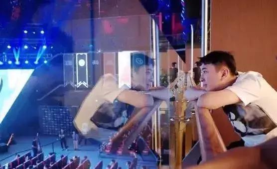 一入电竞深似海从此误终生,一入电竞深似海从此抖腿不会改