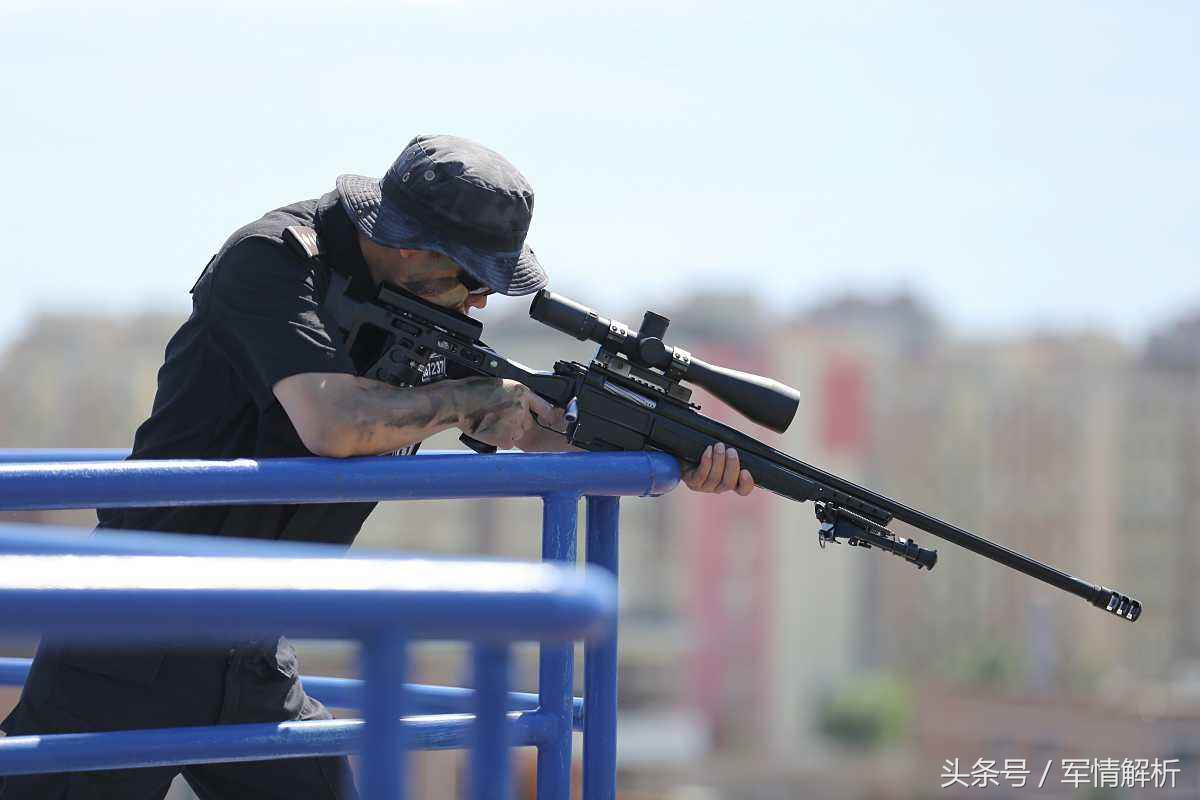 特警队和特种兵对比谁厉害,特警和军队冲突打得赢吗