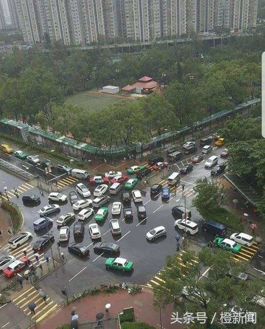 山竹远离：香港上水如“死城”，3小时等不到车