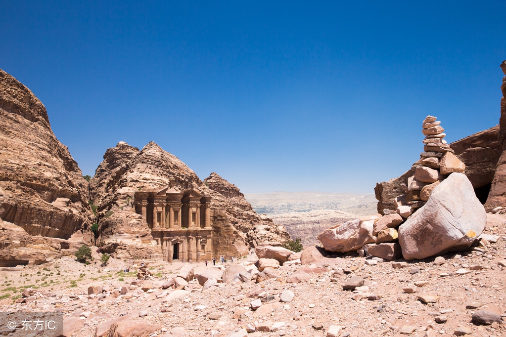 约旦佩特拉古城夜景,约旦古城佩特拉需要飞到哪里