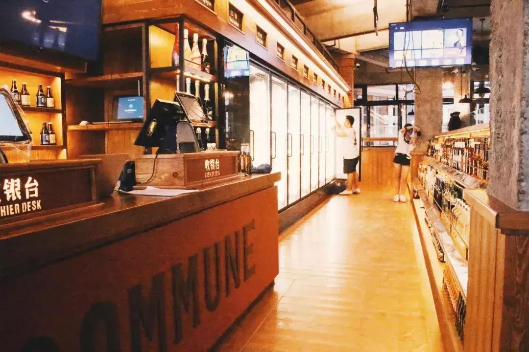 民歌湖酒吧颜值最高的酒吧,畅饮酒吧全国哪里