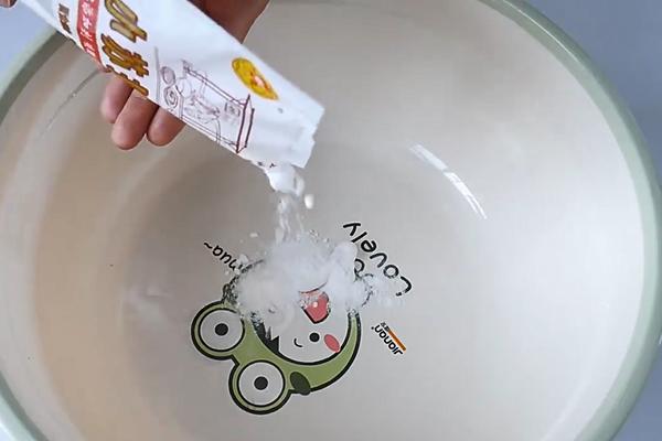 手机壳变黄了不要丢,手机壳发黄一招处理干净