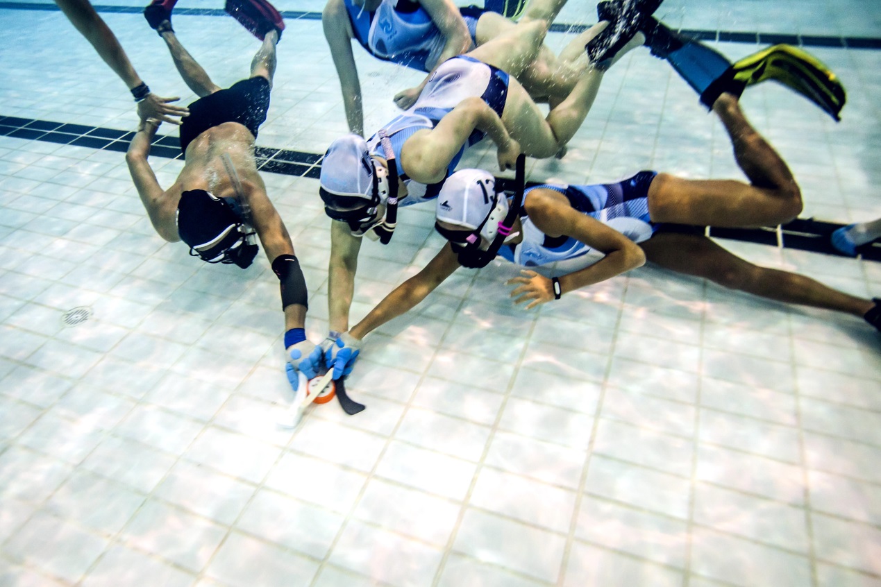 水下橄榄球比赛,女子水下橄榄球