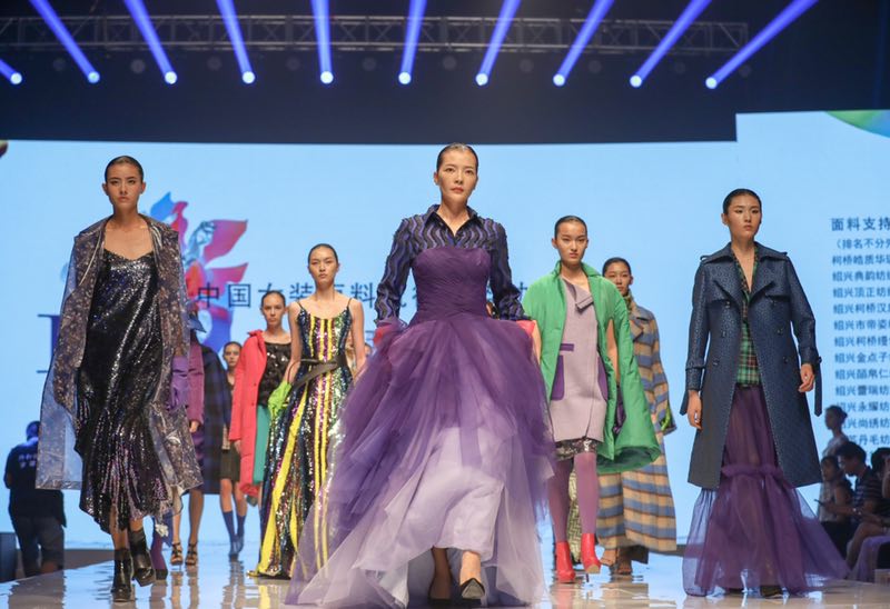 2022柯桥时装周开幕式,柯桥风尚汇炫动中国时装周