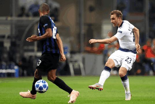 3个进球卡点,3个进球都来自于定位球