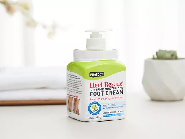 脚干裂脱皮的必备神器,脚部干裂起皮涂它全好了