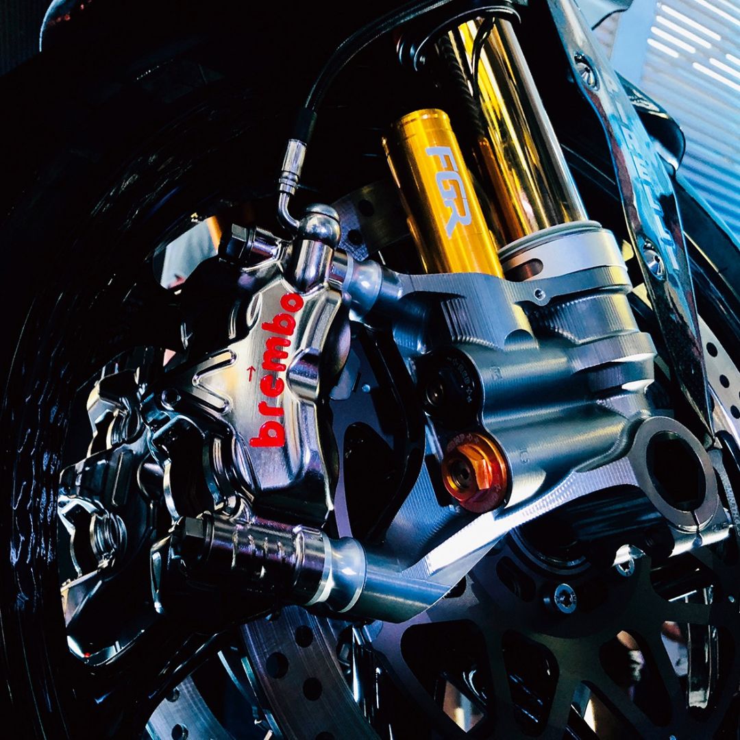 bmwhp4race评测,宝马hp4race飙车