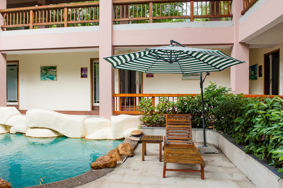 一地两泉温泉水世界,一地两泉