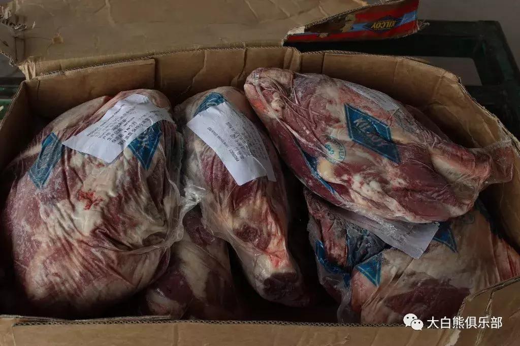 现在买的狗粮都有毒吗,人吃狗粮靠谱吗