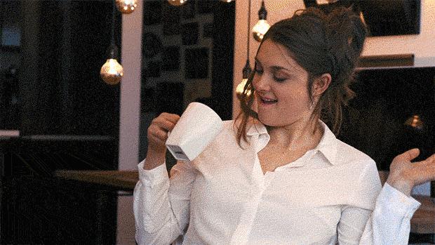 衣服发黄不要怕用它泡一泡,用漂白剂把白色衣服漂黄了怎么办