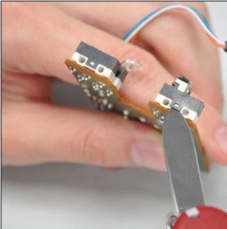 鼠标怎么拆开教你一个简单的方法,最简单的鼠标怎么拆