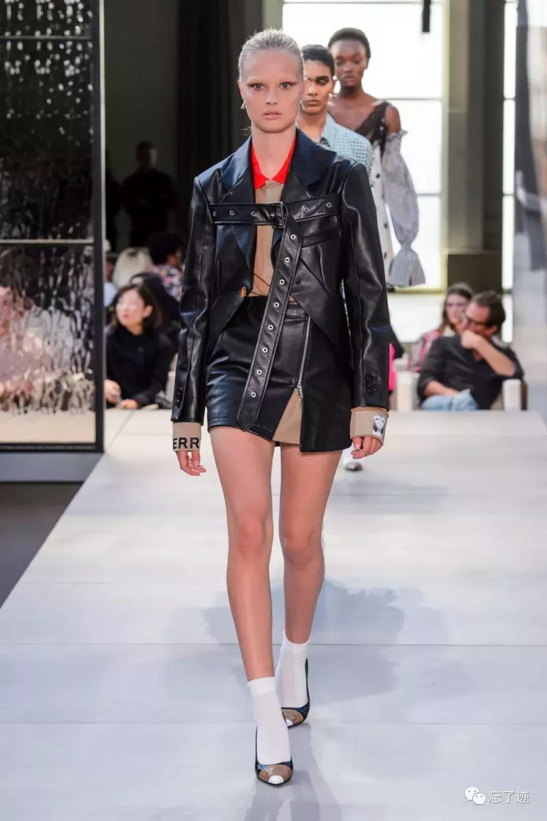 2019年burberry时装周,burberry春夏大秀背面