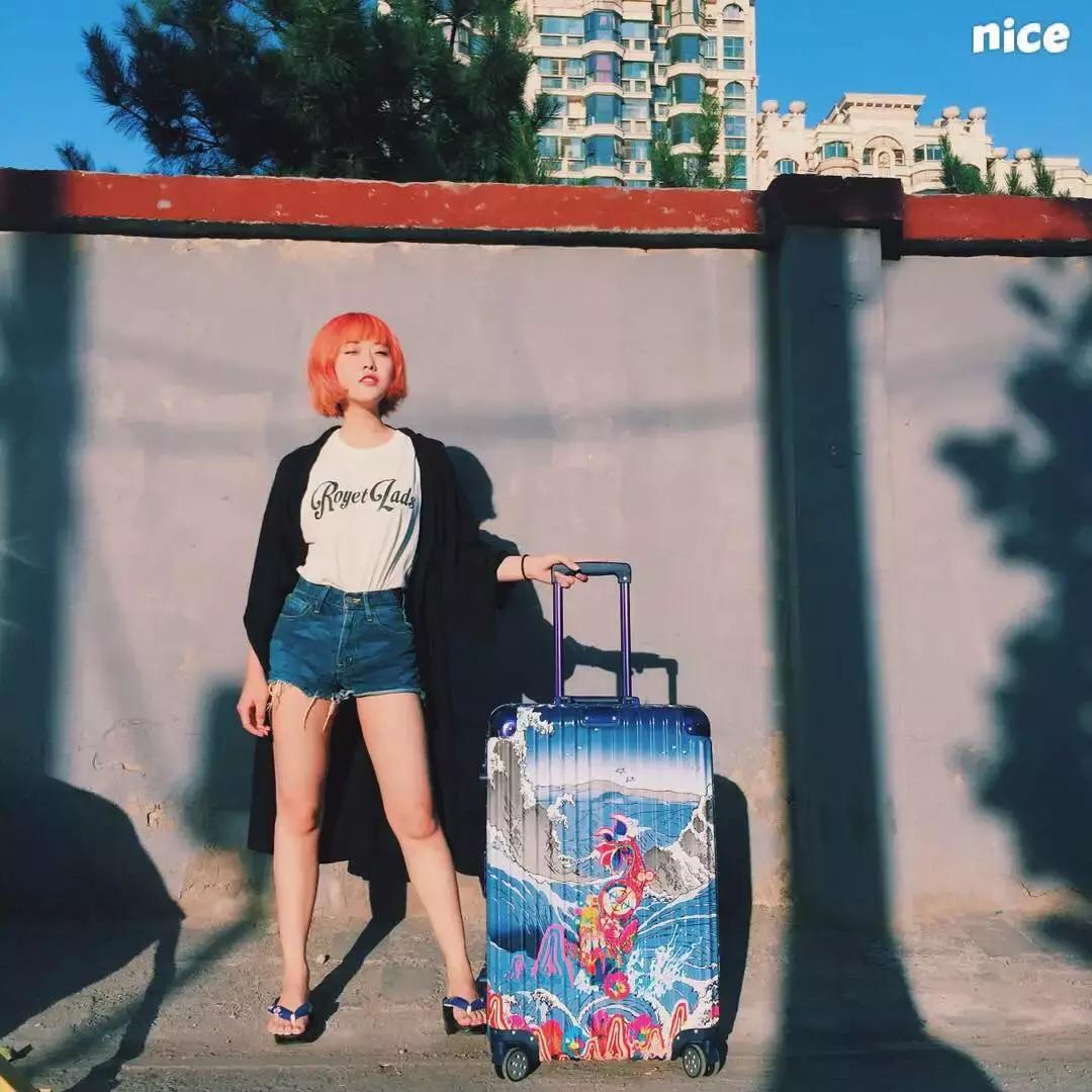 梁洛施秋冬穿搭,梁洛施机场装扮