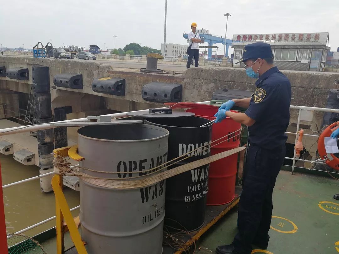 非洲猪瘟丨这个省境内连报8起……海关采取这样一些最严格的口岸防控措施