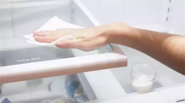 冰箱结冰太厚怎么处理视频教程,冰箱上层结冰只需一招