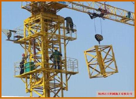 塔式起重机附着和顶升,简述塔式起重机顶升作业注意事项