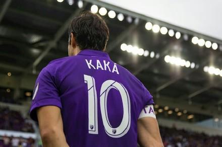 足球十大球星卡卡,足球史上十大红牌排名