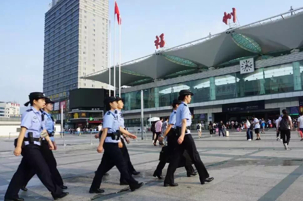 福建今日首开香港直达高铁，有人被罚1500港元，因为……