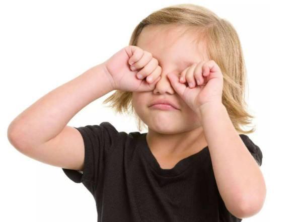 宝宝眼睛红肿疑似红眼病怎么处理,宝宝经常会揉眼睛会得红眼病吗