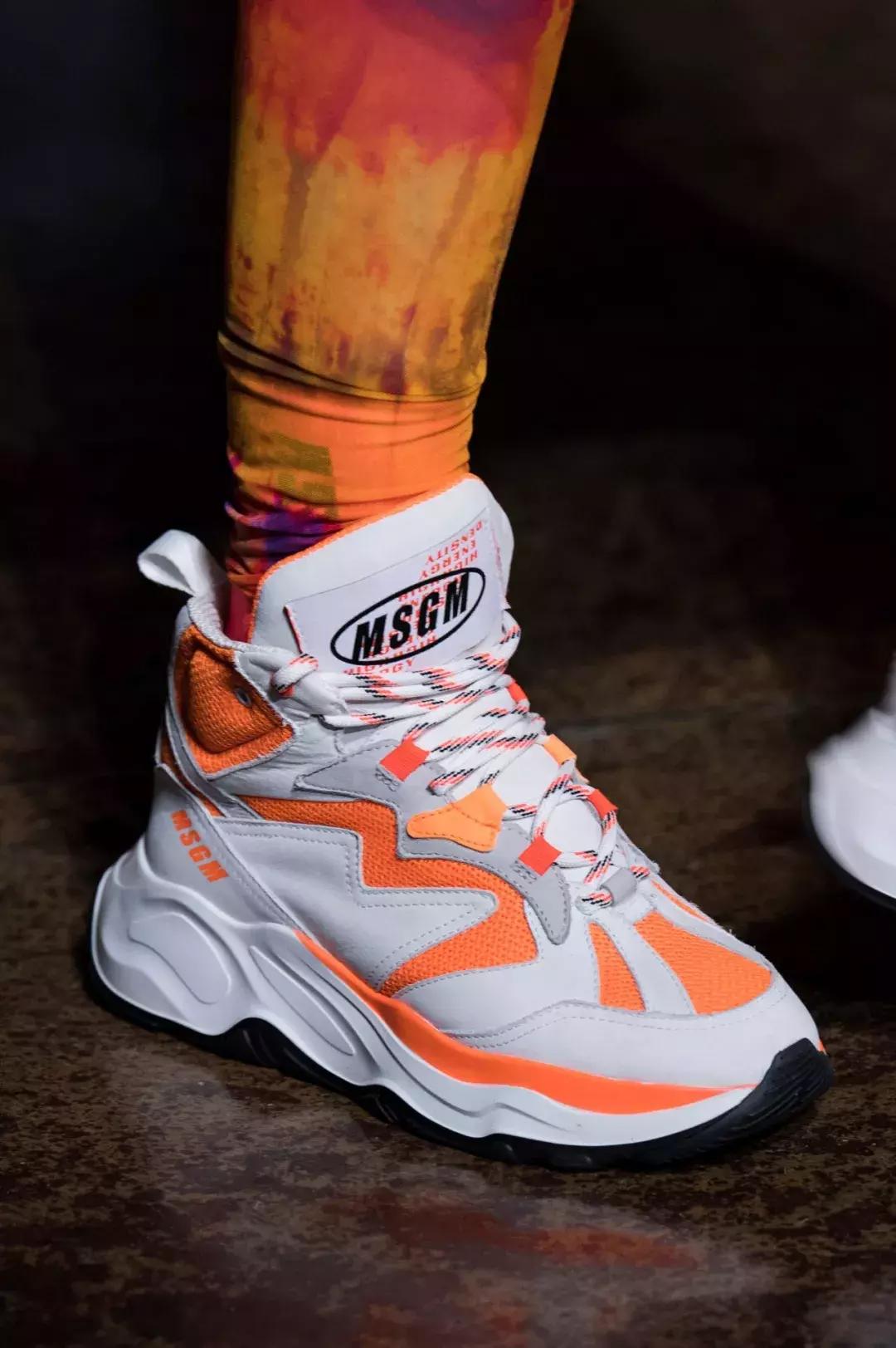 又有一波最新的美鞋美包来了看看我们是否为你种下了一片草原