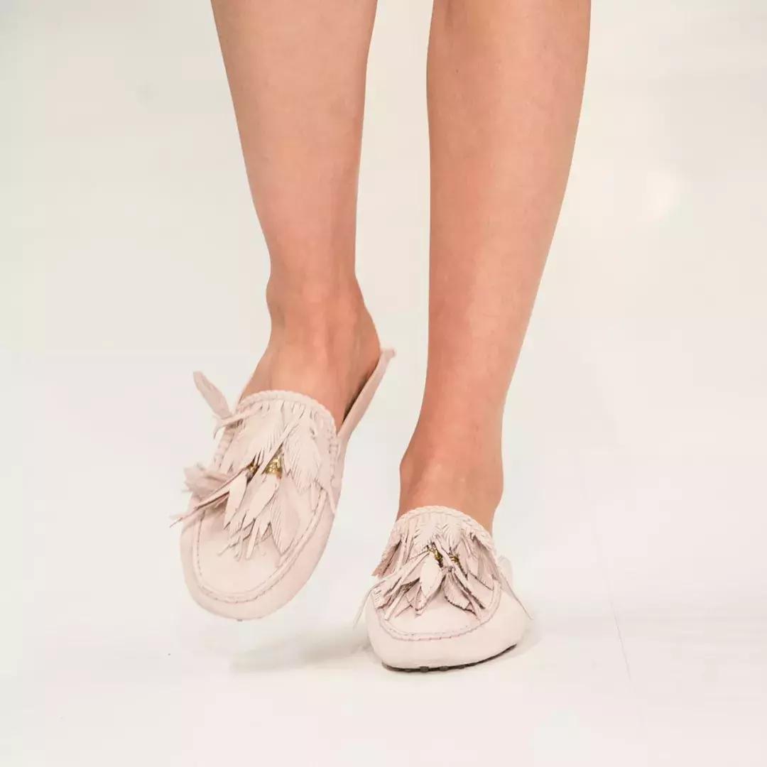 又有一波最新的美鞋美包来了看看我们是否为你种下了一片草原