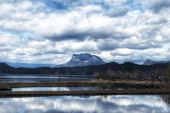 云南八日：看我家帅气小哥哥如何拍照？网友：花痴也要有限度